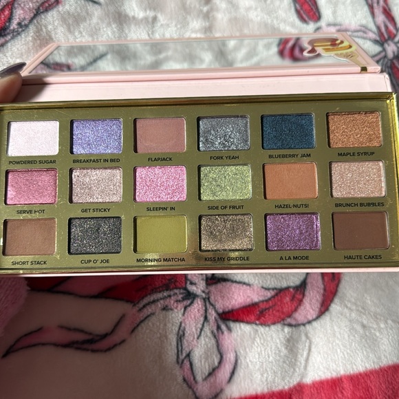 Too Faced Maple Syrup Pancakes palette - Picture 6 of 7